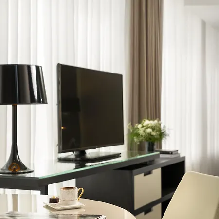 Otel Centro Westside By Rotana 5*