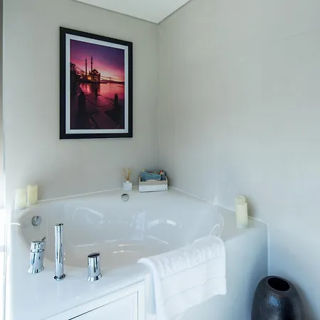 Centro Westside By Rotana Otel İstanbul