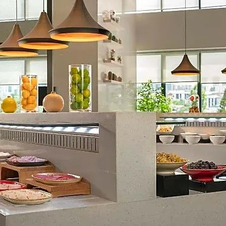 Centro Westside By Rotana Отель