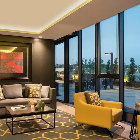 Hotel Centro Westside By Rotana 5*