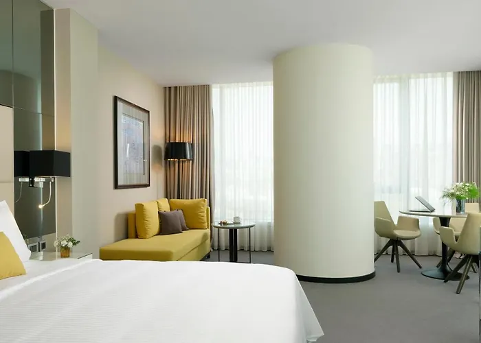 Hotel Centro Westside By Rotana 5*