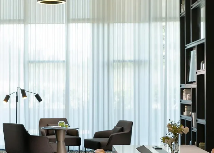 Hotel Centro Westside By Rotana 5*